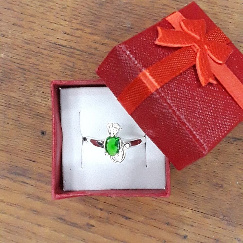 .925 Sterling Silver & Emerald Green CZ  7 1/2
